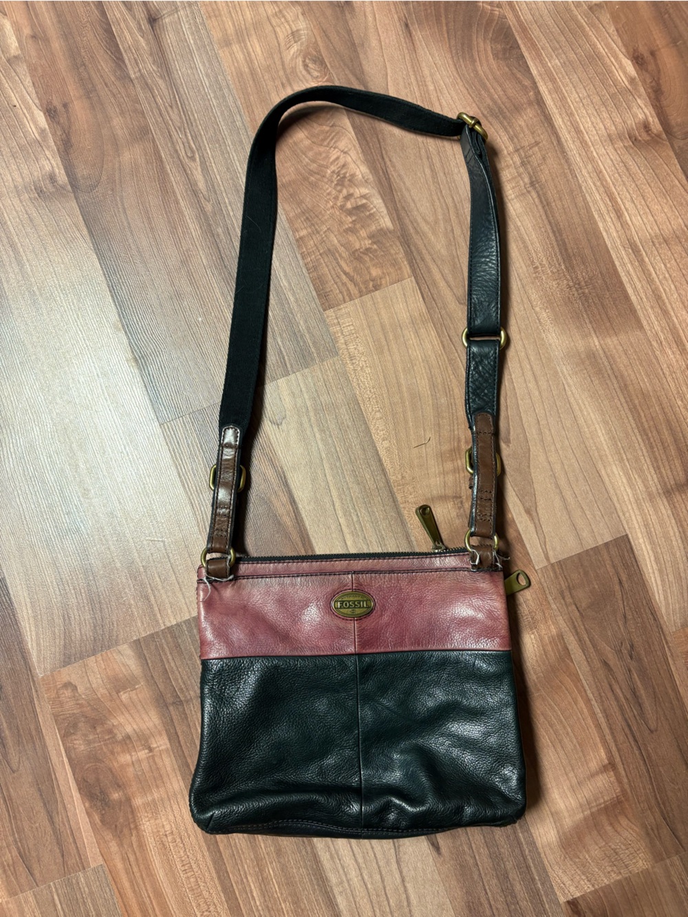 Fossil Black and Burgundy Leather Crossbody Saddle Bag VTG
